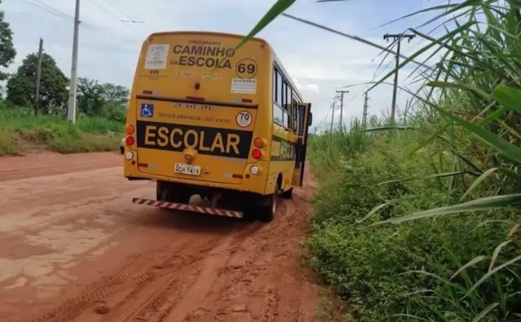 ônibus escolar 