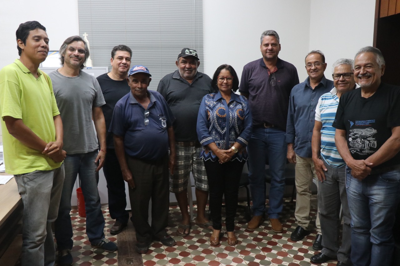 Vereadores se reúnem com representantes da pesca profissional de Cáceres para debater Cota Zero